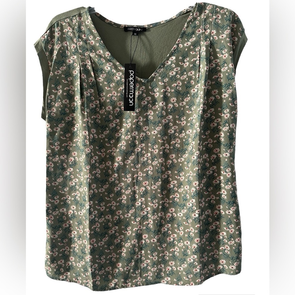 NWT Papermoon Floral Blouse Size:XS MSRP $39